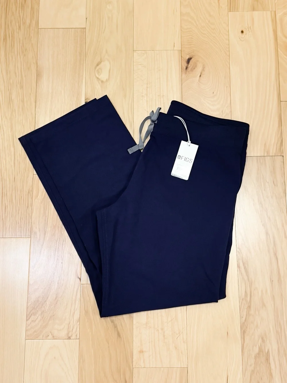 NWT Figs Women’s Livingston Basic Scrub Pants